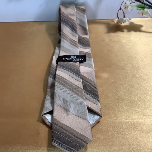 GIVENCHY NECKTIE - Picture 3 of 4